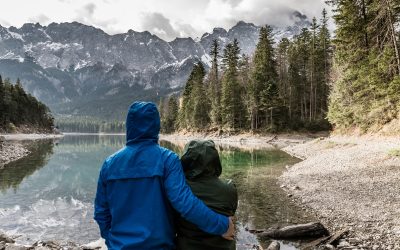 La Couverture de Survie Réutilisable : L’Essentiel pour Toute Aventure en Plein Air